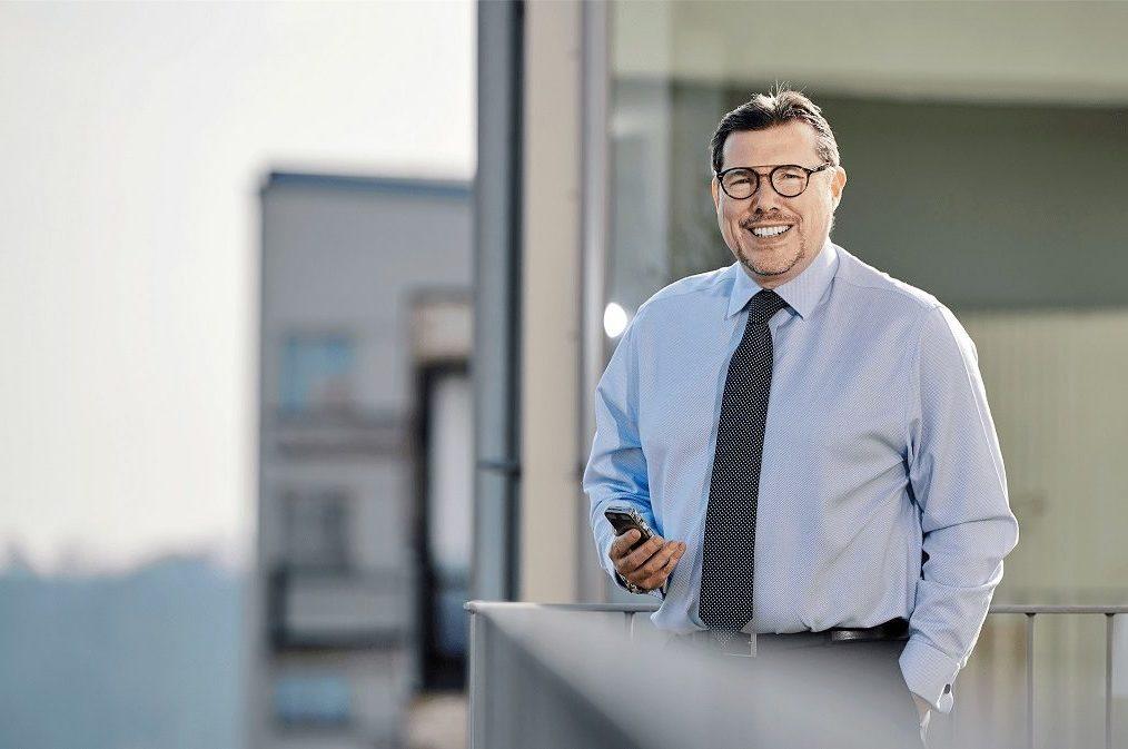 Legacy-KWAG Hero-Motiv als visuelle Leitfläche für Leistungen.